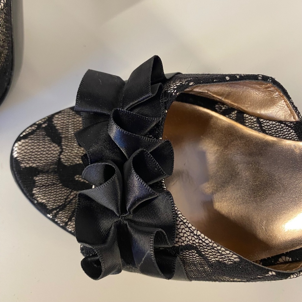 Carlos by Carlos Santana black open toe high heel shoes - US size 7 - Picture 3 of 7